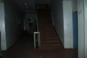 Здание женской гимназии и флигель, 1472.5 м², Костромская область. Объекты культурного наследия регионального значения: «Ансамбль, XIX в.: Здание женской гимназии. Здесь была создана первая комсомольская ячейка», 2-я четв. XIX - 80-е гг. XIX в.; 1919 г., назначение: нежилое, общая площадь 1373,3…