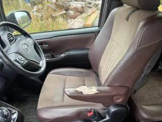 Toyota Esquire 2017 года, 137 л.с., гибрид. Номер кузова ZWR80-0297021.