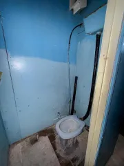 Нежилое здание площадью 88,5 кв. м и земельный участок площадью 867+/-10 кв.м. по адресу: Нижегородская область, г. Арзамас, микрорайон Кирилловский, линия 17-я, д. 1. Кадастровые номера: 52:40:0404001:2993 (здание), 52:40:0404001:2633 (земельный участок). Назначение здания: нежилое, 1 этаж…