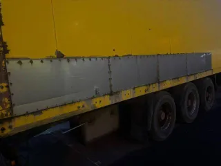 Schmitz рефрижератор 1999 года. Отсутствует аккумулятор, дефекты ЛКП, ржавчина. Более подробное техническое состояние выясняйте самостоятельно в ходе осмотра.