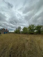 Жилое здание 523.1 кв.м и земельный участок 2600 кв.м, Саратовская обл., Энгельсский район, поселок Анисовский, улица Майора Шапочка, д. 37. Здание, кадастровый номер 64:38:040302:112, площадью 523.1 кв.м. Земельный участок для ведения личного подсобного хозяйства, кадастровый номер…