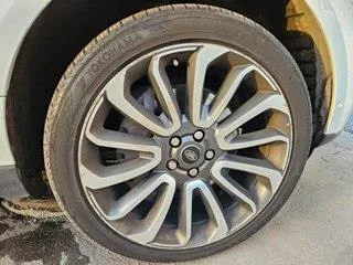 Land Rover Range Rover 2016 года выпуска, идентификационный номер (VIN): SALGA2EF9GA273536. Ознакомление с порядком, сроками и условиями продажи имущества осуществляется в рабочие дни с 09:00 до 18:00 по e-mail: lapinavalentine@gmail.com.