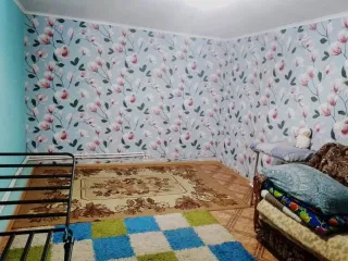 1/4 доли квартиры, 45,2 кв.м, г. Харабали, Астраханская обл. Квартира, площадь 45,2 кв.м., адрес (местонахождение): Россия, обл Астраханская, г Харабали, квартал 7-й, дом 16, квартира 14, кадастровый (условный) номер: 30:10:110304:1674. Находится в долевой собственности, размер доли: 1/4.