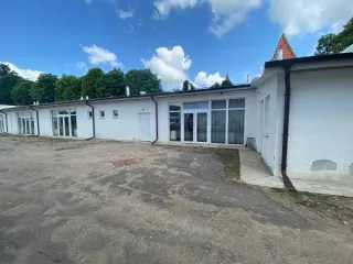 Нежилое помещение с кадастровым номером 39:11:010008:292, общей площадью 51,2 кв.м. Нежилое помещение с кадастровым номером 39:11:010008:292, общей площадью 51,2 кв.м. Расположенное по адресу: Калининградская обл., Правдинский район, г. Правдинск, ул. Школьная, зд. 8Д, пом. 9. 
Общая площадь: 51.2…