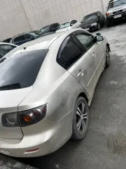 Mazda 3 2005 года выпуска, VIN: JMZBK12Z561360281. Обременен залогом в пользу ПАО "Совкомбанк".