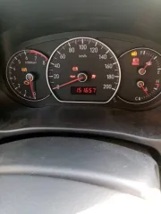 Suzuki SX4 2008 года, красный, VIN JSAGYA21S00163683. На ходу, помята задняя часть: бампер, крышка багажника, заднее левое крыло под замену. Задний фонарь битый, задняя резина лысая, левая задняя дверь и багажник заклинило после удара. Возможно, погнута задняя балка. Лобовое стекло треснуто по низу…