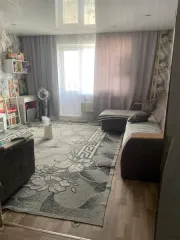 Доля 1/12 в квартире 40,2 кв.м на 1 этаже по адресу: Забайкальский край, г. Чита, ул. Автостроителей, д.6, кв.1. Кадастровый номер 75:32:040513:831. Имеется арест ФССП и запрет на регистрационные действия.