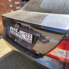 Byd f3 2011 легковой автомобиль, byd f3, 2011 года выпуска, vin: z9cf141fpbm000367, государственный номерной знак к664ас123. Тех. состояние: дно, стойки, крылья, двери все покрыто ржавчиной. Бамперы облупились. На багажнике разъевшаяся краска. Машина стоит под навесом три года. С правой стороны…