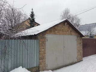Здание 335,5 м², гараж 12 м², участок 800 м², Московская область. Здание (дом), площадь 335,5 кв. м, кадастровый номер: 50:10:0020901:955; Здание (гараж), назначение: нежилое, площадь 12 кв. м, кадастровый номер: 50:10:0020901:880; Земельный участок, земли сельскохозяйственного назначения, для…