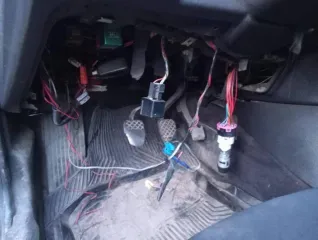 Audi 80, 1994 года, 90 лс, 420089 км, тип ТС легковой автомобиль, (VIN): WAUZZZ8CZRA205464, год изготовления ТС: 1994, мощность 90 л.с, цвет: синий, пробег 420 089 км. Кузов автомобиля требует сварочных и лакокрасочных работ. Автомобиль не заводится.