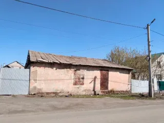 Нежилое здание 113,9 кв.м Оренбургская область нежилое здание с кадастровым номером 56:42:0219019:22, назначение: нежилое, наименование: данные отсутствуют, площадью 113,9 кв.м., расположенное по адресу: Оренбургская область, г. Новотроицк, ул. 1 Мая, д. 14, на земельном участке с кадастровым…