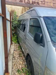Автомобиль Toyota Hiace, г/н С447ТН55, 2008 г.в., номер двигателя 2TR 8142013, VIN: JTFSX23P306048704, цвет: серебристый.