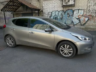 Kia Cee'd 2014 года выпуска, VIN: XWEHN512BF0028093.