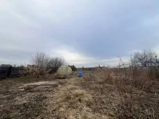 Доли дома 27,3 кв.м и земельного участка 1 048 кв.м, Свердловская обл. 2/3 доли дома и 2/3 доли земельного участка в Свердловской обл. 2/3 доля в праве на жилое здание, площадь: 27,3кв.м., кадастровый номер: 66:25:4401004:359 и 2/3 доля в праве на земельный участок, площадь: 1 048кв.м., категория…