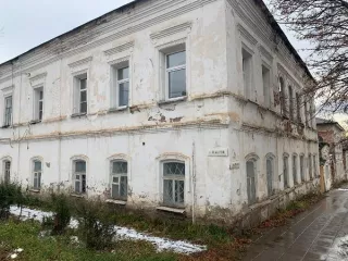 Административное помещение № 1004, общей площадью 21,2 кв.м. с кадастровым номером 43:35:310130:270, расположенное по адресу: Кировская область, р-н Уржумский, г. Уржум, ул. Советская, д. 46, пом. 1004 (входит в состав объекта культурного наследия федерального значения «Дом жилой», регистрационный…