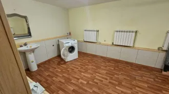 Земельный участок 2033 кв.м и дом 286.7 кв.м, Воронежская область, Рамонский район, село Новоживотинное, улица Газовиков, 19. Кадастровый номер участка: 36:25:3600008:80, кадастровый номер дома: 36:25:3600008:291.