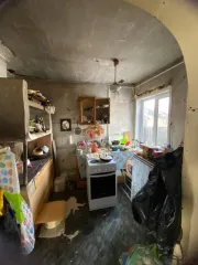 Доля дома 92,2 м² и доля участка 792 м², Свердловская обл. 1/2 доля дома и 1/2 доля земельного участка в Свердловской обл. еще 1/2 доля дома и 1/2 доля земельного участка в Свердловской обл. еще 1/2 доля в праве на жилое здание, площадь: 92,2кв.м., кадастровый номер: 66:27:1101027:240 и 1/2 доля в…