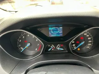 Ford Focus 2013 года выпуска. Пробег 243 км. Объем двигателя 1999 см³, мощность 149.6 л.с. Коробка передач — робот. VIN: X9FKXXEEBKDU87987. Экологический класс — пятый. Государственный регистрационный знак О 479 ТО 102.