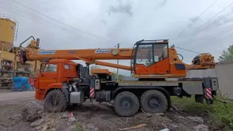 KAMAZ 43118 автокран КС-55729-5К-31, 2021 Автокран автомобильный KAMAZ 43118 /6X6/, 2021 года. VIN X89557295M1AH5065, VIN2 XTC431185M2551552, год выпуска 2021, гос. номер У319РК142, кузов № 431140M2586776, двигатель № M2970338, модель двигателя 740.705-3, номер шасси (рамы) XTC431185M2551552, цвет…