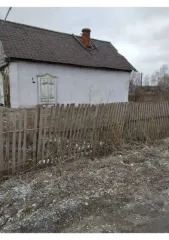 Доли дома и участков, 1561 кв.м, Кемеровская область. 1/4 доля дома и 1/4 доля земельного участка в Кемеровской обл., еще 1/4 доля дома и 1/4 доля земельного участка в Кемеровской обл., еще 1/4 доля земельного участка, площадью 1561 кв.м., назначение: Земли населенных пунктов, адрес…
