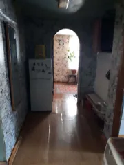 1/2 доли жилого дома и земельного участка, 47,7 кв.м + 2100 кв.м, Омская область, Тарский р-н, п. Атак 1/2 доля в праве на жилое здание, площадь: 47,7кв.м., кадастровый номер: 55:27:130201:197 и 1/2 доля в праве на земельный участок, площадь: 2100кв.м., категория земель: Земли населенных пунктов…
