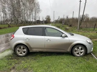 KIA Ceed 2011, легковой автомобиль марки KIA, модели Ceed, год выпуска: 2011, идентификационный номер (VIN): XWEHC512BB0006496. Ознакомление с имуществом происходит по рабочим дням по месту нахождения имущества, предварительно согласовав дату по эл. почте: yv_mitrofanova@mail.ru.