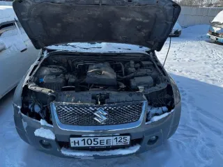 Suzuki Grand Vitara 2006, госномер Н105ЕЕ125, номер двигателя 338404, номер кузова JSAJTD54V00133981. Отсутствуют фары, имеются по корпусу царапины.