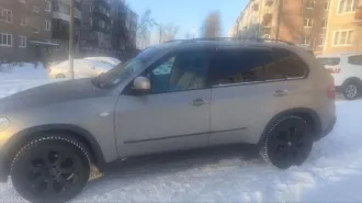 BMW X5 2007, автотранспортное средство BMW X5, 2007 года выпуска, идентификационный номер (VIN) 5UXFE435X7L011749. Согласно акта описи и ареста автотранспортное средство без видимых повреждений. Вид транспорта: легковой. Год выпуска: 2007. VIN номер: 5UXFE435X7L011749. Марка: BMW. Модель: X5.