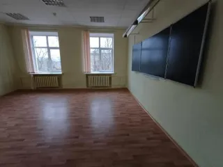 Земельный участок 4532 кв.м с учебным корпусом 2392,3 кв.м, регион Архангельская область. Участок площадью 4532 кв.м, кадастровый номер 29:23:010202:38 (реестровый номер федерального имущества П11310002370), категория земель – земли населенных пунктов, вид разрешенного использования – для…