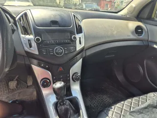 Chevrolet Cruze, 2013. Легковой автомобиль, марка: Шевроле, модель: Круз, год изготовления: 2013, VIN: XUFJF686JD3057586, ПТС: 78 НУ 302134, г/н: Х023СУ174, разрешенная максимальная масса 1823 кг, масса без нагрузки 1475 кг. Ознакомление с имуществом производится по адресу: г.Челябинск…