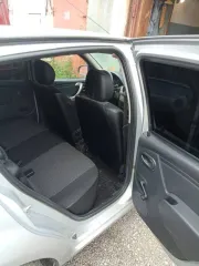 Dacia Sandero 2009 года, серебристый, VIN: UU1BSDBNH41395213, ПТС: 35УВ 928060, госномер: Е596ТС35, мощность 75 л.с. (55 кВт), объем двигателя 1149 см³, бензиновый двигатель.