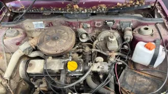 ВАЗ-21083, 1990 год, госномер Р732УА43, цвет бордовый, VIN XTA210830T1874067. По корпусу очаги коррозии, сколы краски, передние крылья мятые. Имеет повреждения салона и передней панели, колонки на дверцах и магнитола отсутствуют, без аккумулятора, ключей и документов. Рабочее состояние не…