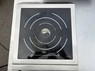 Индукционная плита Indokor IN3500S. Является бывшим в употреблении имуществом, могут иметься скрытые недостатки.