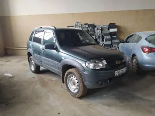 Chevrolet Niva 212300-55, 2019 г.в., г/н О582ВУ18, VIN: X9L212300K0685243, цвет кузова: Темный Серо-Зеленый Металик, объем 1690 см³, мощность 58.5/79.6 кВт/л.с., тип: Легковой универсал. Правая фара сломана, трещина на лобовом стекле. Нет магнитолы. Ключи в наличии, документов нет. Обременение…