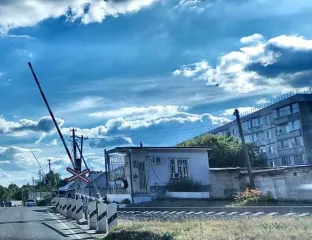 Квартира, площадь 49.7 кв.м., назначение: Жилое, этаж: 2, кадастровый (условный) номер: 64:42:030409:475
Адрес (местонахождение): Россия, обл. Саратовская, г Вольск, ул. Маяковского, дом 16, квартира 109