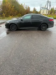 Kia Optima 2017 года, VIN XWEGU413BJ0004142. В залоге у Совкомбанка.