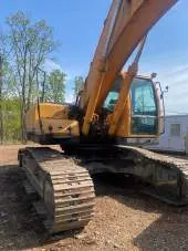 Экскаватор гусеничный Hyundai R300LC-9SH, заводской номер HHKHZ808LE0000183, 2014 год выпуска, госномер 58 УЕ 9248 (63 СВ 9366). Экскаватор гусеничный Hyundai R300LC-9S, заводской номер HHKHZ810LE0001178, 2014 год выпуска, госномер 58 УЕ 9241 (63 СВ 9362). Трактор ДТ-75 ДЕРС2 с буровой установкой…