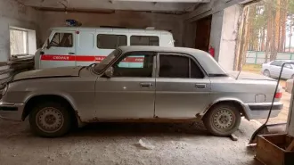 ГАЗ-31105 2008 года выпуска. Объем двигателя 2429 см³, мощность 72,2 кВт. Коробка передач механическая, 5-ступенчатая, привод задний. Государственный регистрационный знак Р168РА 22. VIN номер X9631105081425959. Экологический класс не указан. Дата регистрации 2001-03-01. Модель GAZSff05.