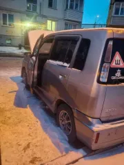 Nissan Cube, 2001 Nissan Cube, 2001 года, 85 лс, 240000 км, АКПП, автомобиль NISSAN CUBE следы ржавчины на дне, порогов и крыльев, треснуты бампера, двигатель нуждается в ремонте, трещина на лобовом стекле, передние стекла не открываются, аккумулятора нет в наличии, обязательно осмотр автомобиля…
