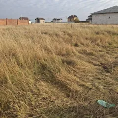 Земельный участок 1000 кв.м в Новопоселеновском сельсовете, деревня Кукуевка, дом 0. Кадастровый номер: 46:11:121203:607. Находится в залоге у ПАО "Сбербанк России".