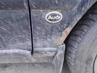 Audi 80, 1994 года, 90 лс, 420089 км, тип ТС легковой автомобиль, (VIN): WAUZZZ8CZRA205464, год изготовления ТС: 1994, мощность 90 л.с, цвет: синий, пробег 420 089 км. Кузов автомобиля требует сварочных и лакокрасочных работ. Автомобиль не заводится.