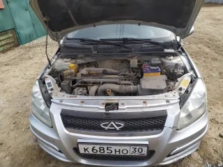 Chery M11 2010 avtomobil' Chery M11 2010 goda vypuska, VIN LVVDC11B8AD400662 Avtomobil' na khodu. Khodovaya chast' v normal'nom sostoyanii, porogi rzhavye. Spushcheny kolyosa (stoit zimnyaya rezina). Trebuetsya zamena masla.    Na transportnoe sredstvo zaregistrirovano ogranichenie (obremenenie)…