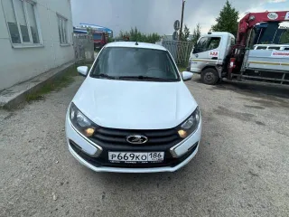 Lada Granta 2024 года, 90 лс, пробег 55094 км. Седан, цвет белый, госномер P669KO186, VIN XTA219070R1026951, ЭПТС 1643 01085512817, СТС 99 62 856358.