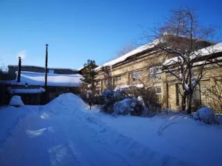 Помещение. Кадастровый номер: 66:61:0213003:3146. Площадь: 587,9 кв.м. Адрес: Свердловская обл., г. Серов, ул. Кузьмина, д. 92, строен. 5. Назначение: нежилое. Этаж: 1. Земельный участок. Кадастровый номер: 66:61:0213003:376. Площадь: 2140 кв.м. Адрес: Свердловская обл., г. Серов, ул. Кузьмина, 92…