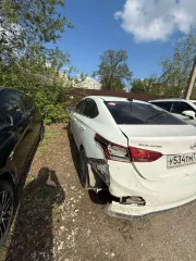 Hyundai Solaris 2020 года выпуска. Автомобиль марка Hyundai Solaris год изготовления 2020 цвет белый VIN Z94K241BBMR239040 двигатель № G4LCKD147825 кузов № Z94K241BBMR239040 экологический класс пятый.