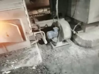 Нежилое здание 107,6 кв.м., кадастровый номер: 45:11:040301:938 по адресу: Курганская область, м.о. Макушинский, с. Степное, ул. Новая, д. 1А; трубная система с задней камерой для подогревателя ПП1-53-7-IV (латунь) - 1 шт.; стальной без накипной водогрейный водотрубный котел Кв-р-1 с ручной подачей…