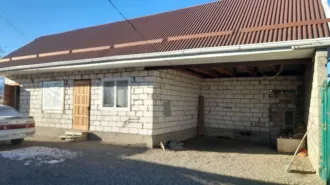 Жилой дом 81,2 кв.м и земельный участок 2 513 кв.м, Карачаево-Черкесская Республика. Жилой дом площадью 81,2 кв. м, кад. № 09:06:0110109:216, 2014 и Земельный участок 2 513 кв. м, кад. № 09:06:0110109:32 расположенные по адресу: Карачаево-Черкесская Республика, Зеленчукский р-н, аул. Кызыл-Октябрь…