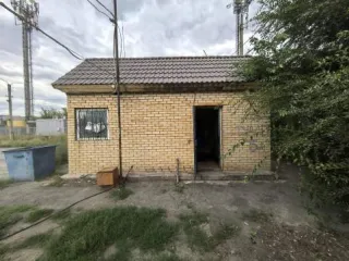 Здание магазина по продаже молочных продуктов с офисными и складскими помещениями кадастровый номер 56:43:0204007:34 площадью 1019,4 кв. м 2 этажа назначение нежилое расположено по адресу Оренбургская область г. Орск ул. Строителей 28 «Б» Земельный участок кадастровый номер 56:43:0204007:8…