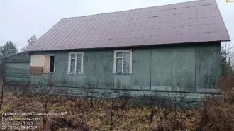 Нежилое здание 105 кв.м. и участок 1400 кв.м. Ярославская область, Пошехонский муниципальный округ, село Колодино, ул. Центральная, д.6 - нежилое здание общей площадью 105,0 кв.м., 2-этажное, 1991 года постройки, кадастровый номер 76:12:030140:540; земельный участок общей площадью 1400 кв.м…