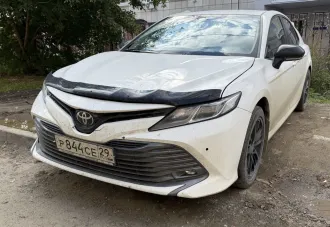 Тойота Камри 2018 года выпуска. VIN: XW7BF4HK40S105870. Автомобиль в аварийном состоянии, двигатель нуждается в ремонте. Ознакомиться можно, предварительно согласовав по телефону +7-919-408-26-07.